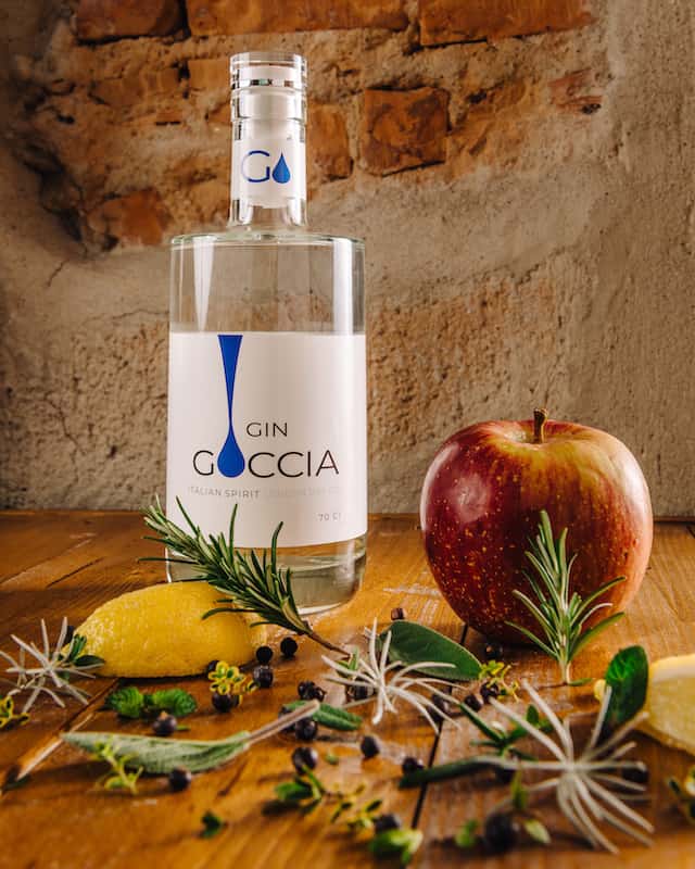Gin Goccia, Red Apple, Lemon and Botanicals